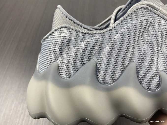 400 ADIDAS YEEZY H68033 0820